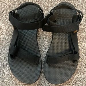 Teva Sandals Women’s Size 8 Nearly New!